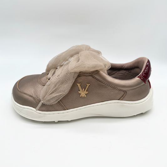 LÍA ESTRELLA: cuando el bienestar brilla con elegancia barefoot.