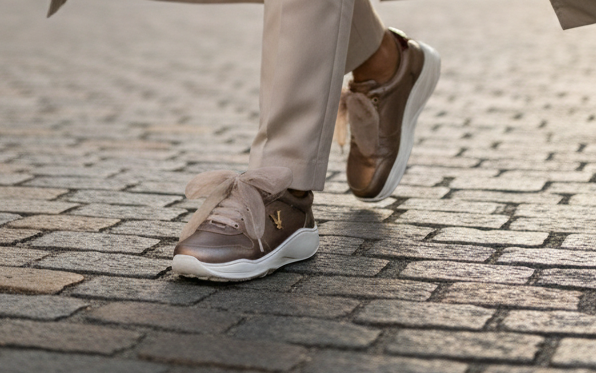 LÍA ESTRELLA: cuando el bienestar brilla con elegancia barefoot.