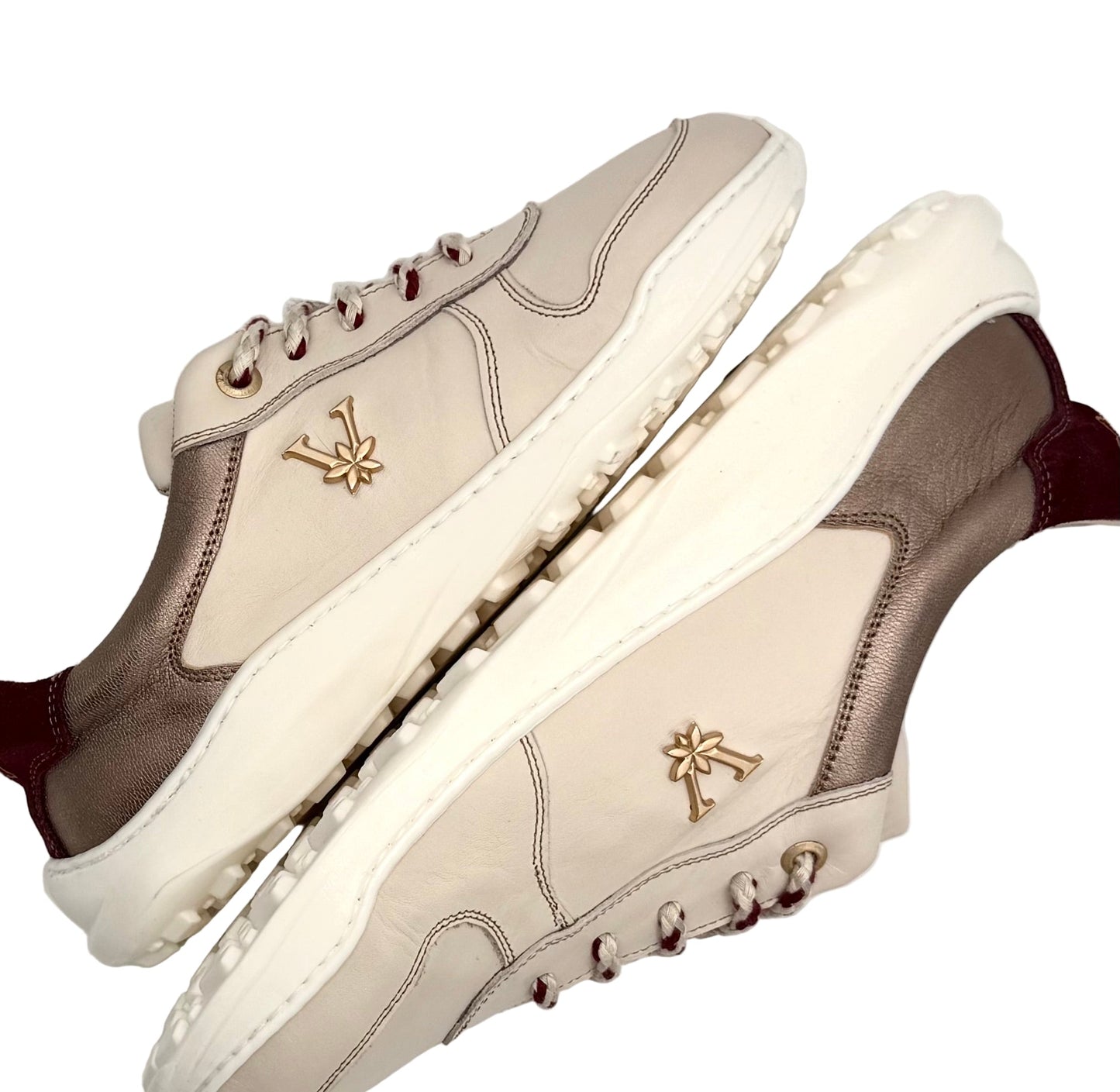 LÍA IVORY UNISEX: neutro, fino y con carácter. - VALENTA UNIC